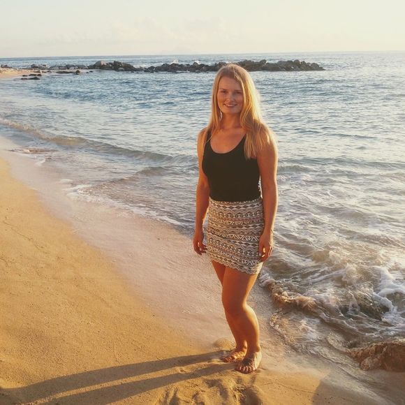 Meet your Posher, Ashley - Picture 1 of 1